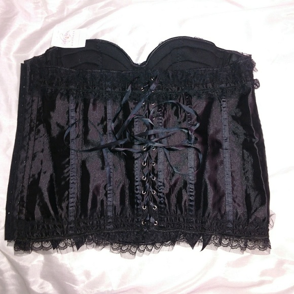 Black Corset - Picture 3 of 3